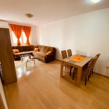 Azra Kvart Apartment